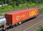 Ein schweizer Containertragwagen vom Einsteller HUPAC mit der Nr.