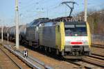 Die von ITL gemietete MRCE Dispo-Lok ES 64 F4-205 (91 80 6189 205-8 D-DISPO) hat ITL W 232.09 und einen Kesselwagenzug am Haken Richtung Berlin Bornholmer Str., 12.02.11 Berlin-Blankenburg.
