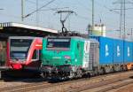 Die von ITL angemietete FRET/SNCF 437024 (Prima EL3U Alstom Bj.2004) am 08.03.11 im Bhf.