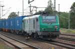FRET/SNCF 437024 Leasinglok der ITL mit Containerzug (Blaue Wand) am 11.07.11 Bhf.