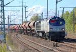 ITL 250 007-2 (92 80 1250 007-2 D-ITL) mit Ganzzug Sch�ttgutwagen am 13.10.11 Bhf.