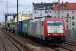 Die regelm��ige Containerzugleistung seit einiger Zeit mitten durch die Stadt immer zu Mittagszeit ca.