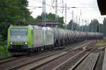 Captrain Mietlok von ITL 185 532-9 hat  ITL 185 548-5 und Kesselwagenzug am Haken Richtung Bernau, 29.07.13 Berlin-Karow.