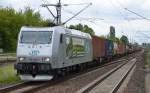 ITL 185 548-5 mit Containerzug am 16.06.15 Berlin-Hohenschönhausen.