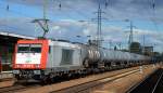 TL 185 598-0 mit Kesselwagenzug am 26.09.15 Durchfahrt Bhf.