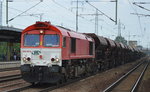 ITL mit ihrer 266 107-2 und Ganzzug Schüttgutwagen am 21.07.16 Durchfahrt Bf.
