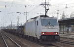 186 137-6 der ITL mit dem schon häufiger gesichteten Transportzug für Langschienen, eigenartiger Weise bisher in den vergangenen Monaten immer leer, wo und wann werden diese Züge hier