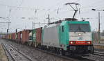 E 186 246-5 der ITL mit Containerzug am 29.03.17 Bf.