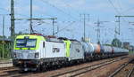 Captrain/ITL 193 782-0 (91 80 6193 782-0 D-ITL, Siemens Bj.2017?) mit 185 581-6 und Kesselwagenzug (Dieselkraftstoff) am Haken am 28.06.17 Durchfahrt Bf.