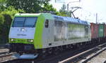 Captrain/ITL mit der neuesten Werbelok in eigener Sache  Captrain sucht Lokführer/innen  mit der 185 548-5 und Containerzug am 23.05.18 Berlin-Hirschgarten.
