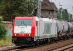 Von CapTrain (fr�her Veolia) angemietet, die ITL-Lok 185 598-0 (91 80 6185 598-0 D-VC, Bombardier Bj.2008) mit Leerzug Kesselwagen Richtung Schwedt, 23.07.10 Berlin-Buch.