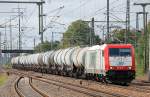 ITL 185 649-1 (91 80 6185 649-1 D-VC), angemietet von der CapTrain Deutschland GmbH mit Kesselwagenganzzug f�hrt zum Kurzhalt im Bhf.