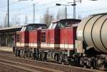LEG 202 484-2 (203 229-0, LEW Bj.1972) + 202 327-3 (203 227-4) am Ende eines Kesselwagenzuges am 04.01.14 Bhf.
