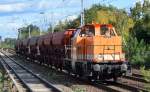 LOCON 213 (214 003-6) mit Schotterzug am 28.09.15 Berlin-Hirschgarten.
