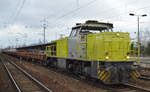 LOCON mit ihrer Alpha Trains 1138 (275 119-6) und einem ZUg Drehgestell-Flachwagen (leer) am 01.03.17 Durchfahrt Bf.