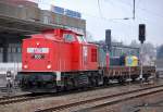 Der t�gliche Arbeitszug im Auftrag der Berliner S-Bahn GmbH mit MEG 105 (92 80 1204 774-7 D-MEG) diesmal bei der Durchfahrt im Bhf.