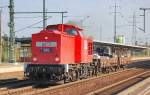 MEG 105 (92 80 1204 860-1 D-MEG) mit zwei Flachwagen mit Arbeitsutensilien (f�r die S-Bahn) bei ihrer t�glichen Tour, 07.10.11 Bhf.