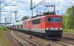 MEG 706 (155 119-1) mit MEG 804 (156 004-4) und Zementstaubzugwagen (leer) am Haken am 08.09.15 Bhf.