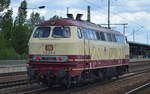 Die Überraschung am 12.06.17 nach der DB 218ér Doppeltraktion im Berliner Ostbahnhof war dann noch diese elfenbei/pupurrote private 218 105-5 (921 80 1 218 105-5 D-NESA) der