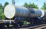 Kesselwagen vom Einsteller On Rail GmbH mit niederländischer Registrierung mit der Nr. 37 TEN-RIV 84 NL-ORME 7933 967-3 Zacens 416 (UN-Nr.:80/1830 =Schwefelsäure mit mehr als 51 % Säure) am 31.07.17 Dresden-Strehlen. 