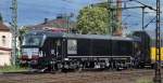 MRCE Dispolok Siemens Vectron X4 E-855 (91 80 6193 855-4 D-DISPO, Siemens Bj.2013)für PCT tätig mit PKW-Transportzug am 09.05.14 Durchfahrt Bhf.
