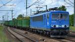 PRESS 155 045-9 mit Leerzug Rungenwagen für Holzstammtransporte am 30.06.15 Bhf.
