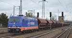 Raildox 185 419-9 mit der regelmäßigen Düngemittel-Leistung mit gedeckten Schüttgutwagen am 30.01.18 Bf. Flughafen Berlin-Schönefeld.