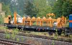 Ein Trommelwagen der Railsystems RP GmbH eingestellt mit der Nr.80 50 975 5027-3 DR Bsw Pasewalk / Heimatbf Pasewalk, 26.08.10 Berlin-Blankenburg.