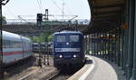 RBH 271/151 079-1 mit einem langen Röhren-Transportzug am 20.06.17 Durchfahrt Bf.