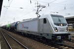 RHC 187 079-9 [NVR-Number: 91 80 6187 079-9 D-RHC, Bombardier Nj.2016] mit Kesselwagenzug (leer) Richtung Stendell am 01.03.17 Durchfahrt Bf.
