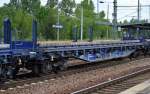 Ein Drehgestell-Flachwagen zum Transport von Langschienen der österreichischen Fa.