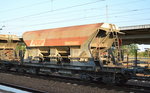 �lterer �sterreichischer Sch�ttgutwagen (Schotterwagen) der Fa. RTS/SWIETELSKY mit der Nr. 37 RIV 81 A-RTS 6994 020-2 Faccs am 13.09.16 Bf. Flughafen Berlin-Sch�nefeld.