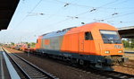 Seit längerem mal wieder die Österreicher hier im Nordosten, diesmal mit der RTS Hercules 2016 906-7 und einem Zug bestehend aus Langschienen-Transportwagen, Schüttgutwagen und zwei Gleisbaumaschinen (Stopfmaschine + Planiermaschine) der Fa. SWIETELSKY am 13.09.16 Durchfahrt Bf. Flughafen Berlin-Schönefeld.