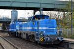Lokzug, Spitzke SE mit ihrer V100-SP-001 (202 846-2) mit der vossloh G 18-SP-018 (92 80 4180 000-6 D-SLG) am Haken am 07.11.17 Berlin-Hohenschönhausen.