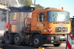 Ein MAN 26.402 SILENT mit Asphaltkocher der Fa.