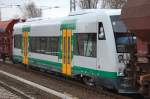 Fabrikneuer RegioShuttle Bj.2012 f�r die Vogtlandbahn, der VT 56 (95 80 0650 156-2 D-VBG) bei der �berf�hrung durch die Lok EIB 22/Lisa2 am 10.04.12 Berlin-Karow.