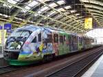 Einer der sch�nsten und bekanntesten Triebz�ge Deutschlands ist der sognannte  Fu�ballzug  der Vogtlandbahn es ist der Triebzug VT 04 A/B (95 80 0642 304-9 +95 80 0462 804-8 D-VBG, Siemens Bj.2000) +