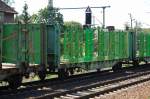Flachwageneinheiten mit Rungen speziell f�r Holztransporte vom Wageneinsteller VTG France SAS u.a im Einsatz f�r die Fa.