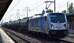 HSL Logistik GmbH, Hamburg [D] mit der geleasten Railpool Lok  187 307-4  [NVR-Nummer: 91 80 6187 307-4 D-Rpool und einem Kesselwagenzug für Kerosin für den Flughafen BER am 11.06.25