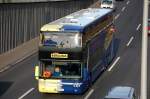 Gro�er VAN HOOL Doppeldecker TD ASTROMEGA Typ? des Veranstalters BEROLINA aus Berlin f�r Sightseeing und Sonderfahrten, 18.01.12 Berliner Stadtautobahn H�he Knobelsdorffstr.