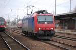SBB Cargo Leasinglok Re 482 030-4 soll im Moment wohl an das Hamburger Unternehmen HSL vermietet sein, hier bei der Durchfahrt im Bhf.