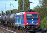 Die sicherlich sch�nste SBB Cargo Mietlok im Moment, Re 482 037-9 von Infra Leuna mit Kesselwagenzug am 27.09.12 Berlin-Karow.