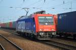 482 049-4 für LOCON aktiv bei der Durchfahrt am 29.10.15 im Bhf.