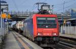 Re 482 046-0 für HSL mit Ganzzug Gasdruckkesselwagen am 19.02.16 Berlin-Hohenschönhausen.
