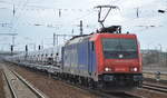 482 036-1 für HSL mit einem PKW-Transportzug mit fabrikneuen VW-Crafter Transportern aus polnischer Produktion am 29.03.17 Bf.
