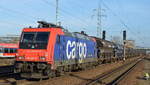 Raildox mit der MRCE Dispo ES 64 F4-806 mit einem Ganzzug gedeckter Schüttgutwagen (für Klakammonsalpeter) Richtung Fa. YARA Rostock am 07.12.17 Bf. Flughafen Berlin-Schönefeld, hinten fing übrigens noch Re 482 035-3 am Zug.