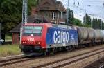 Re 482 020-5 zur damaligen Zeit l�ngerfristig f�r die HSL Logistik GmbH t�tig (verliehen) siehe auch Firmenlogo an der Front + Seite mit Kesselwagen Richtung Schwedt, 18.06.08 Berlin-Buch.