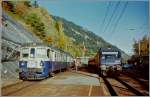 Re 460 004 mit einem Schnellzug Richtung Bern und ein BLS ABDe 4/8 als Regionalzug Richtung Brig begegnen sich in Hohtenn (BLS S�drampe.
Gescanntes Negativ, Herbst 1995