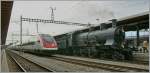 ICN vor dem wundersch�nen Hintergrund der SBB A 3/5 in Biel/Bienne.