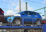 Fabrikneuer JEEP COMPASS SUV bei der Auslieferung per bahn Richtung Polen am 04.12.17 BF. Flughafen Berlin-Schönefeld.